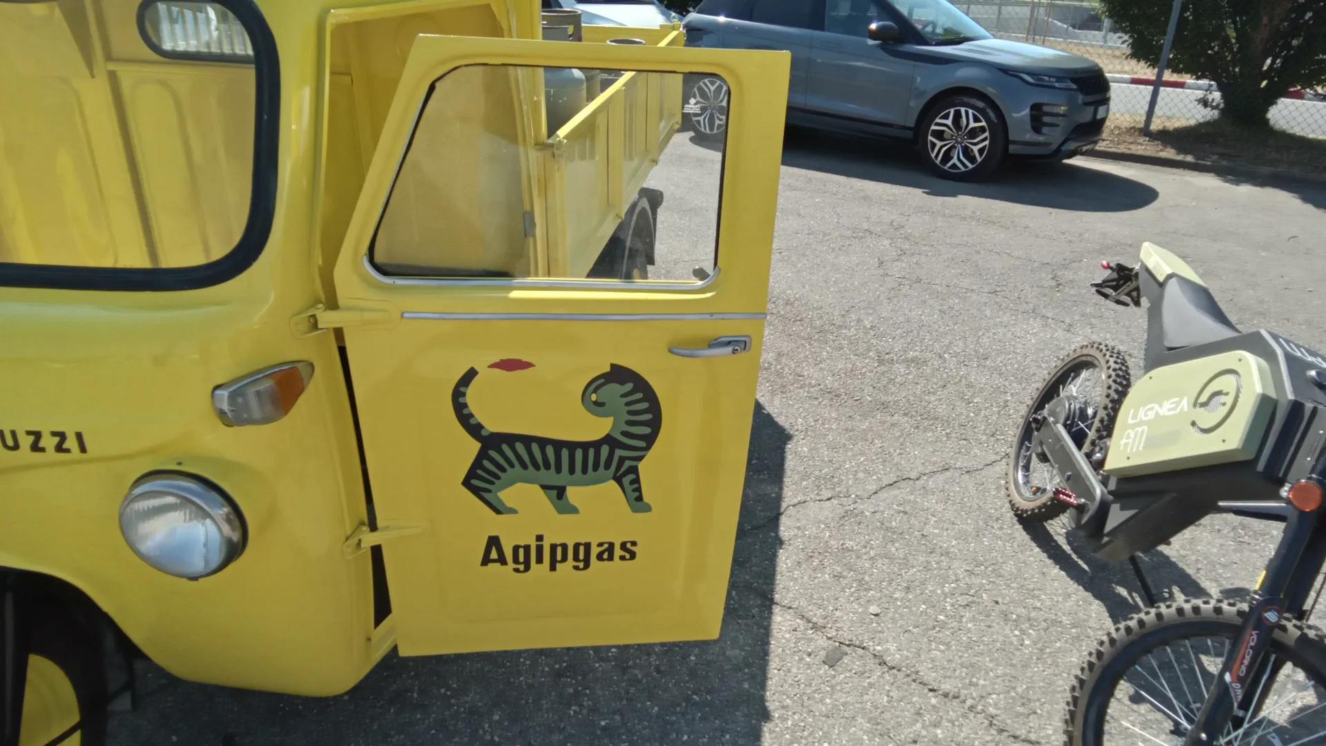 Le ultime versioni adottano il motore della Falcone e l'avviamento elettrico.