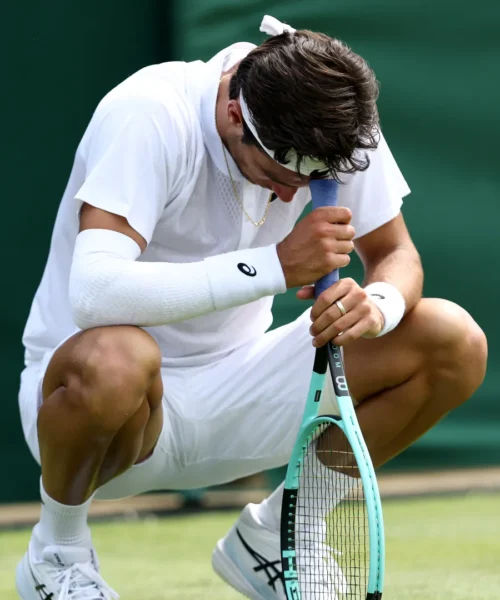 Wimbledon: Lorenzo Musetti delude, fuori anche Arnaldi e Zeppieri