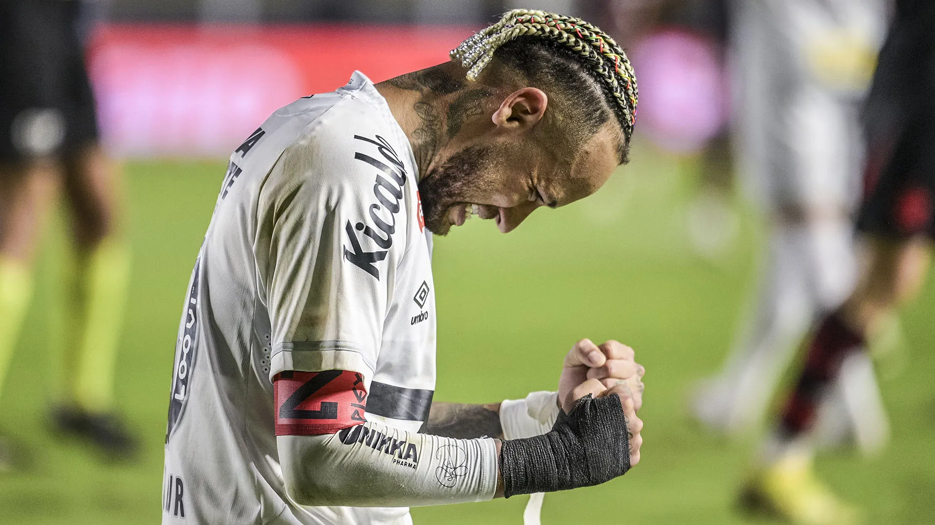 Le foto del nuovo look del campione hanno fatto il giro del web
