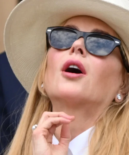 Wimbledon, alla finale tra Sinner e Alcaraz c’era anche la splendida attrice. Foto