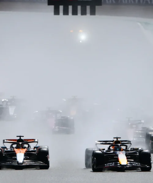 Silverstone: doppietta McLaren, favola Hulkenberg