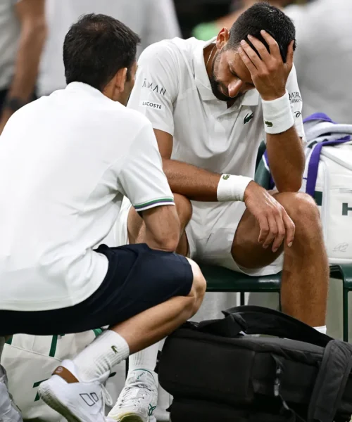 Novak Djokovic si salva dopo la grande paura: le foto