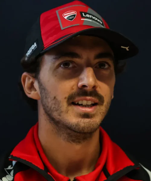 Ducati, Pecco Bagnaia scarica tutta la pressione su Marc Marquez