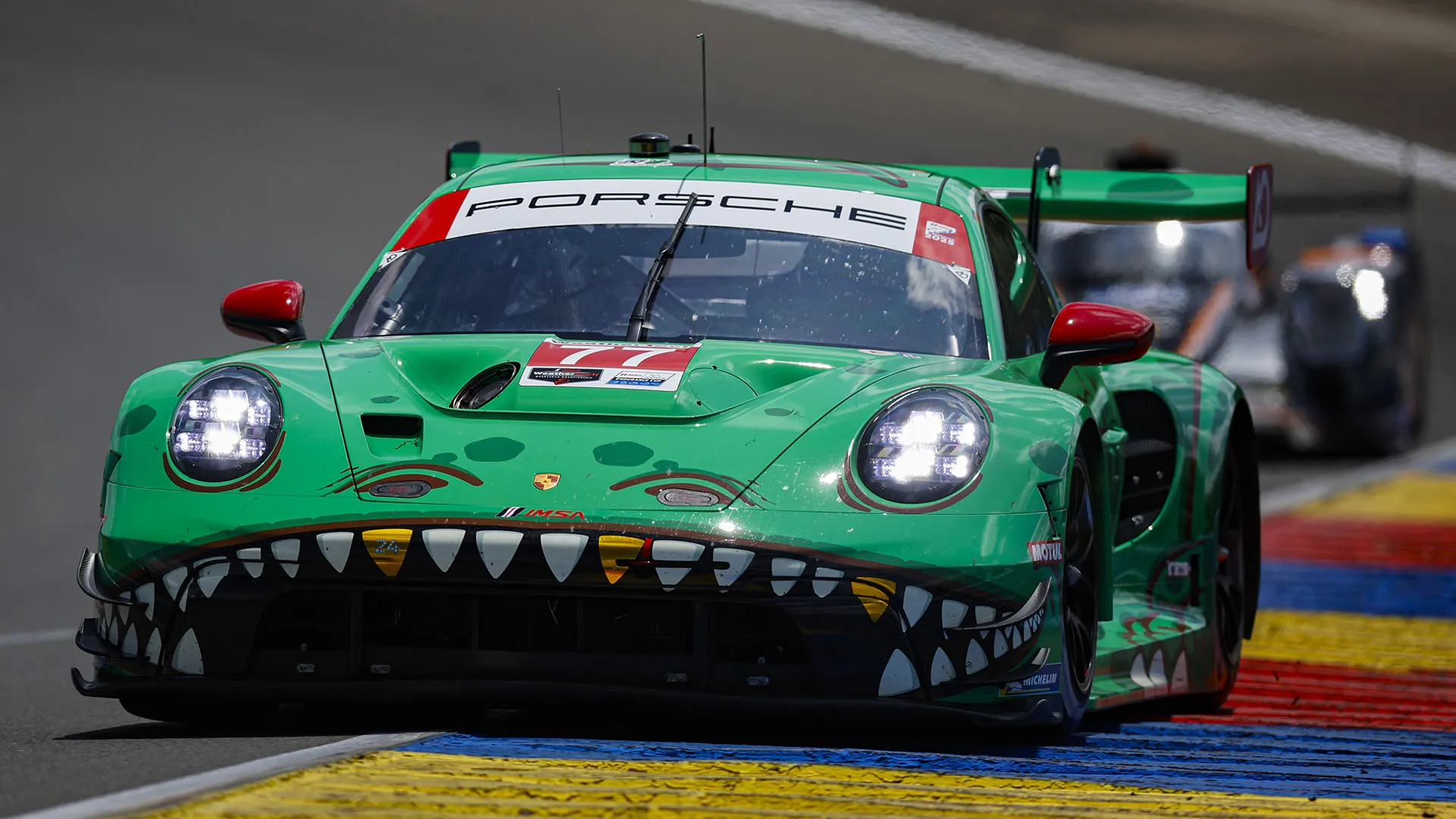 Generalmente viene guidata da Seb Priaulx, Laurin Heinrich o PJ Hyett