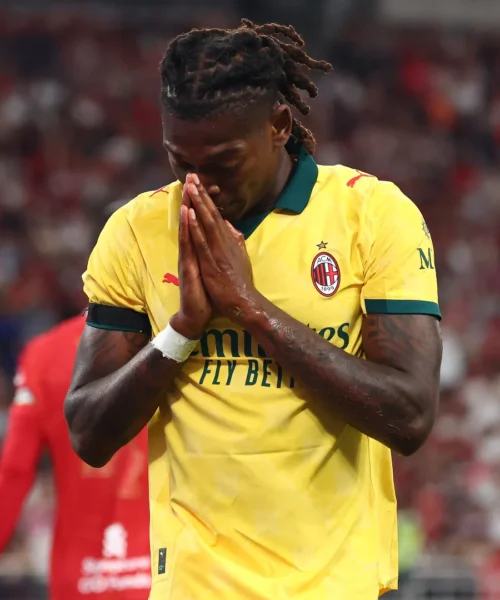 Splendido gesto di Rafael Leão: tutto lo stadio in piedi. Foto