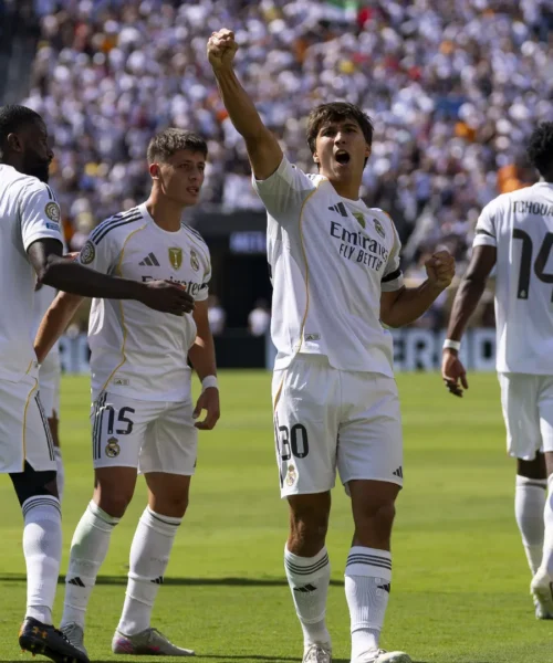Mondiale per club, Real Madrid in semifinale col brivido