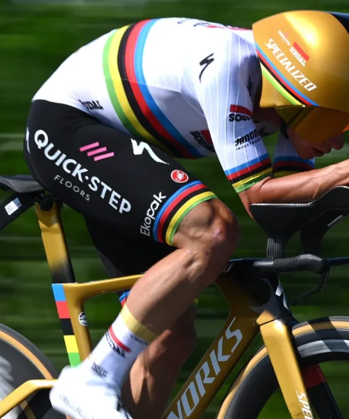 Tour de France, la cronometro di Caen è di Remco Evenepoel, Tadej Pogacar maglia gialla