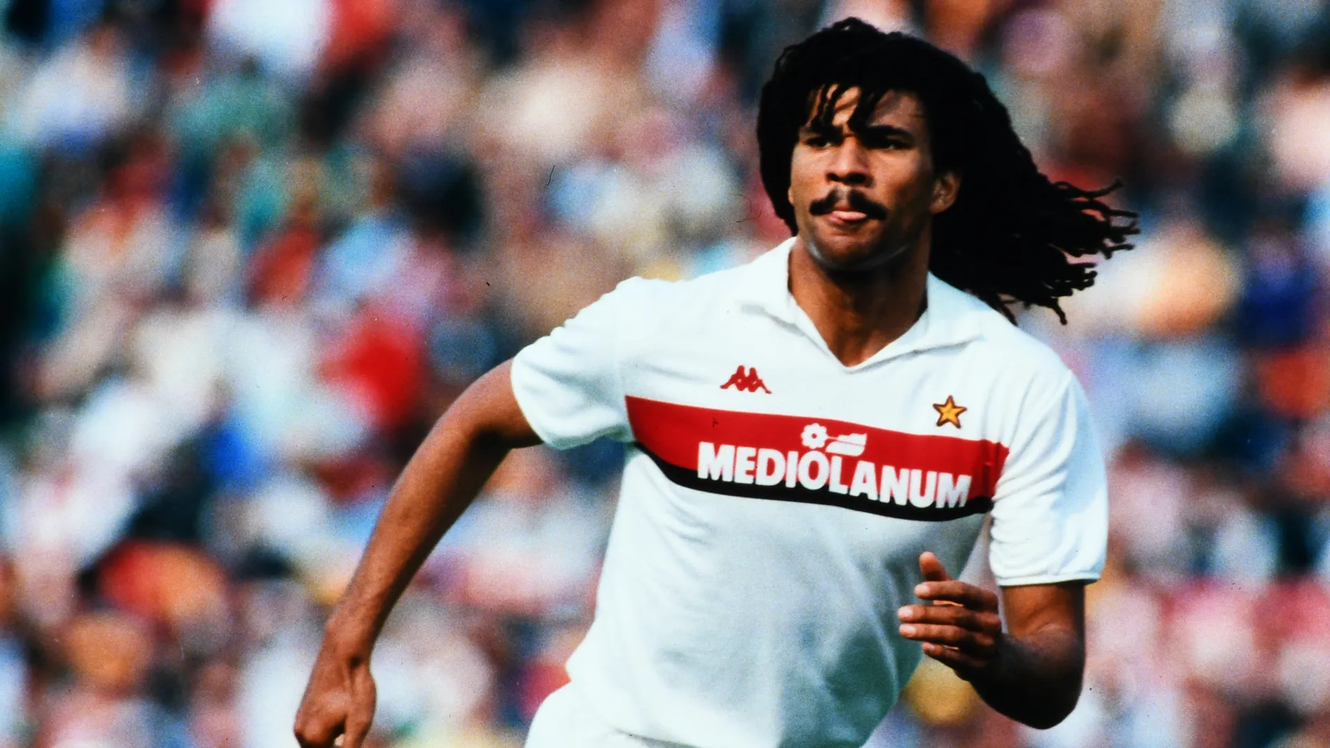 ... così lontana da quella caratterizzata dai tre olandesi: Ruud Gullit, Frank Rijkaard e Marco van Basten