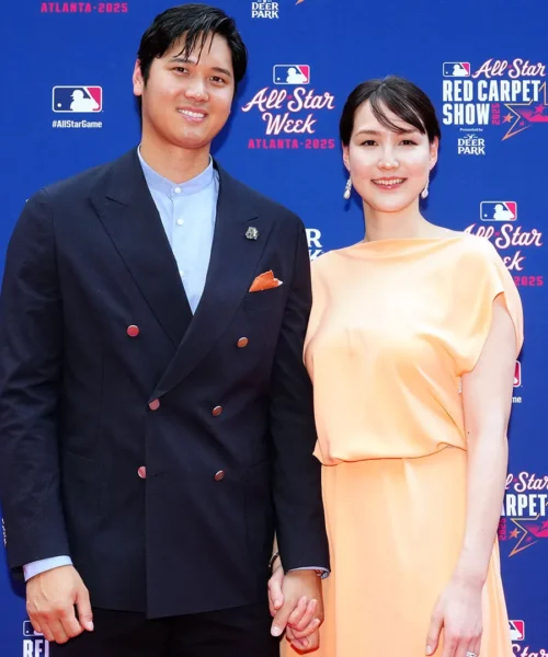 Shohei Ohtani e la moglie Mamiko Tanaka rubano la scena ad Atlanta: le foto