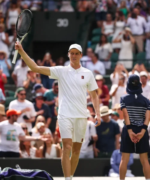 Wimbledon: Jannik Sinner esordisce bene. Nardi ko nel derby