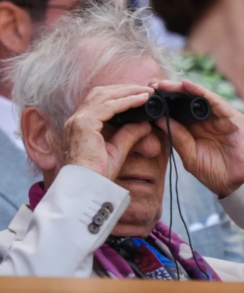 Wimbledon si inchina al super ospite: le immagini