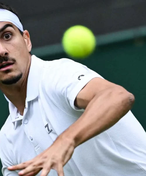 Sonego, a Wimbledon con Shelton la speranza dura un set