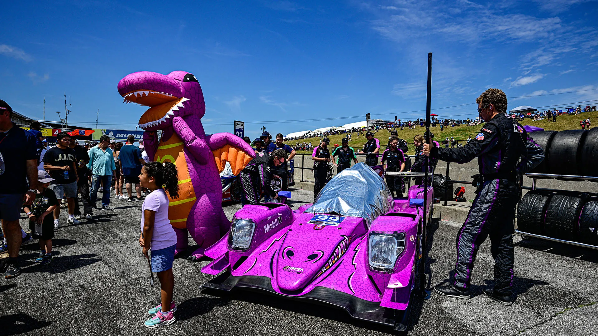 L'auto dell'AO Racing nella categoria LMP2 è davvero inconfondibile
