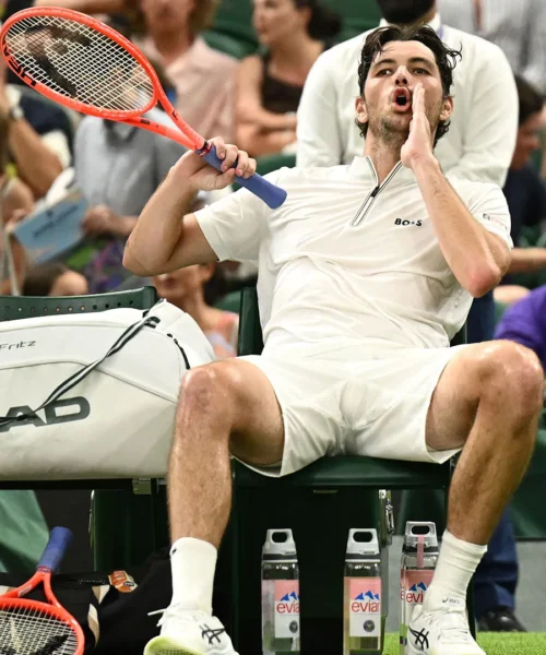 Fischi e proteste: sfuriata di Taylor Fritz a Wimbledon, le foto