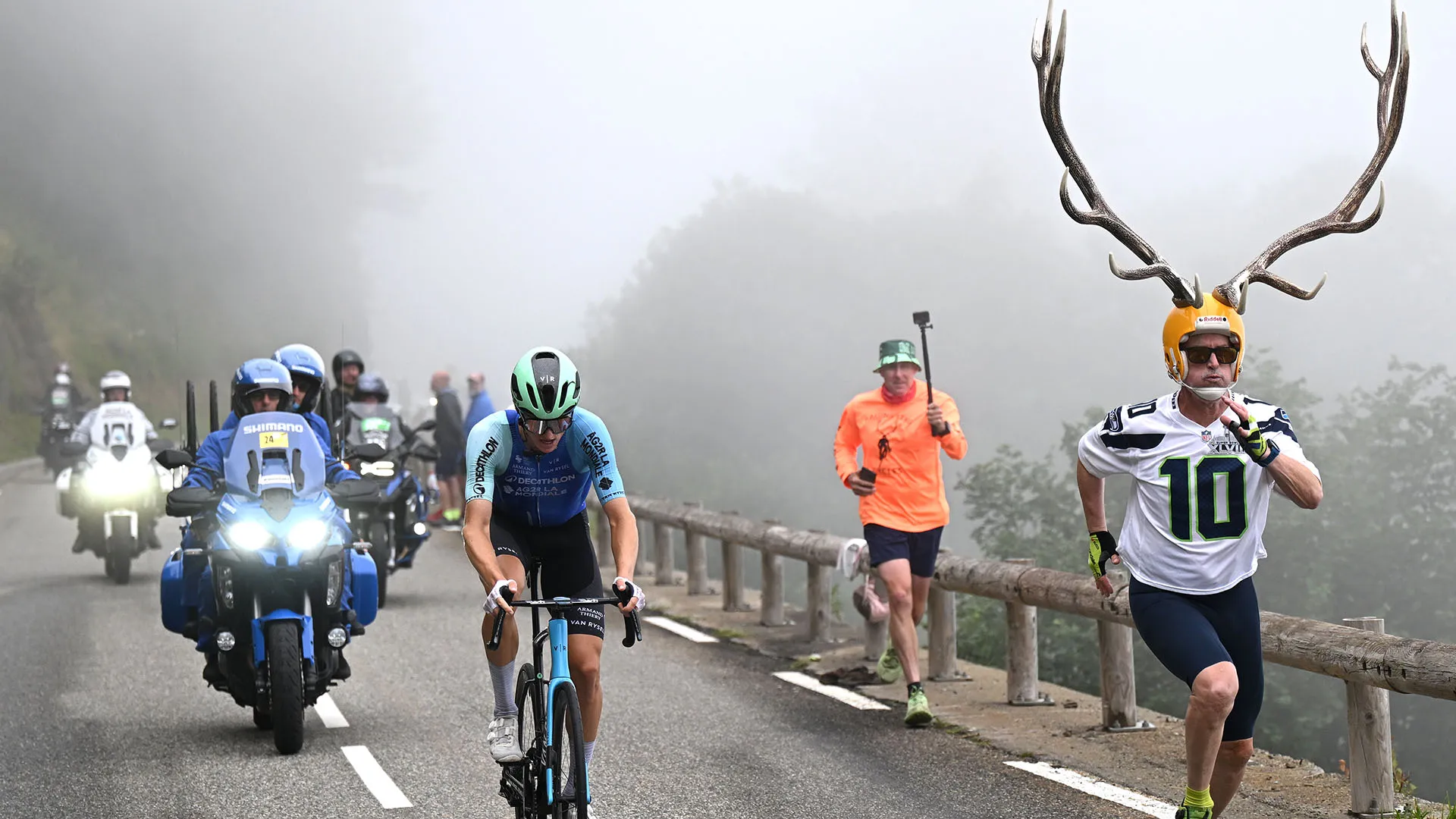 Tifosi sempre più pazzi e scatenati al Tour de France
