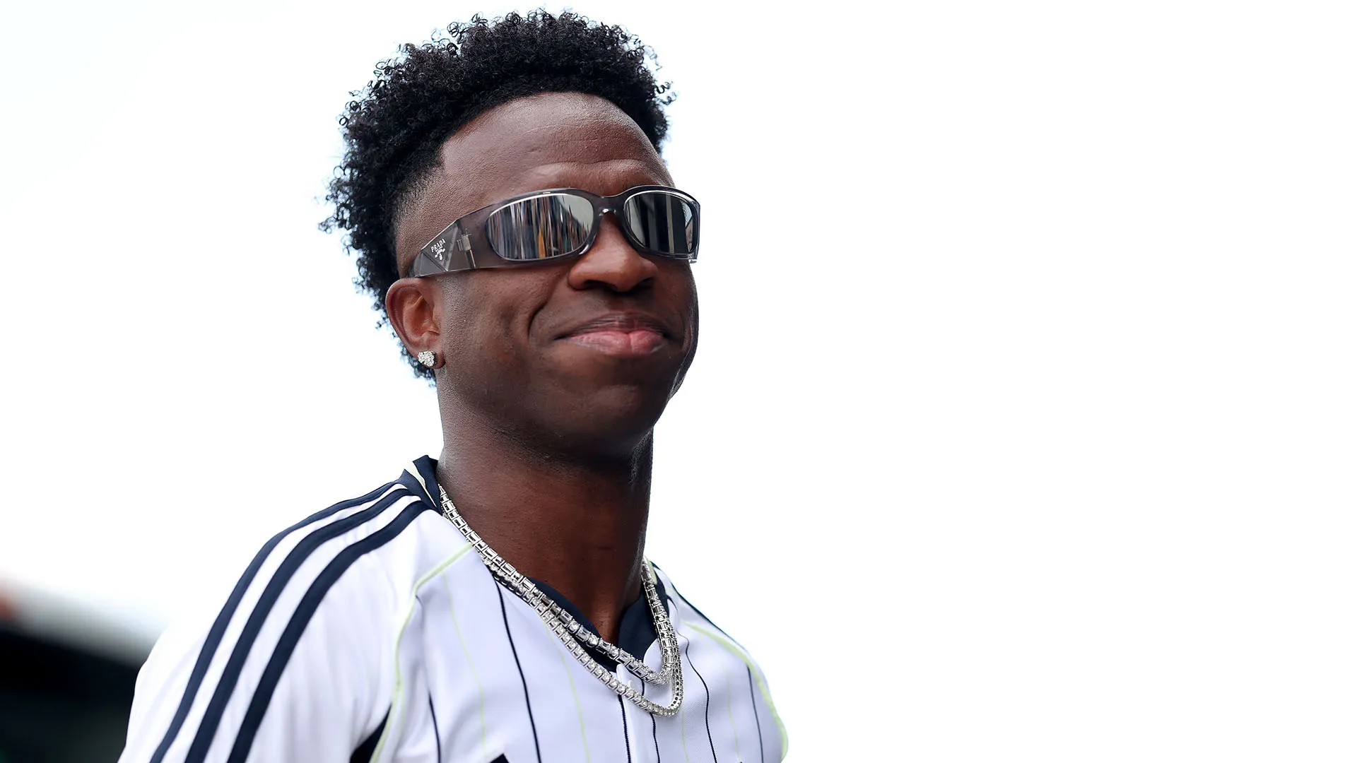 Vinicius ha ribadito più volte la sua volontà di restare a Madrid, ma le trattative per il rinnovo sono al momento bloccate