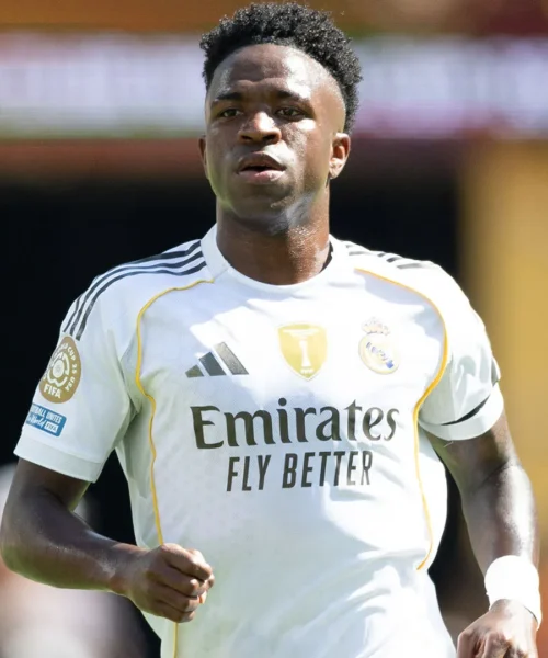 Svolta per Vinicius: è arrivata un’offerta folle. Le foto
