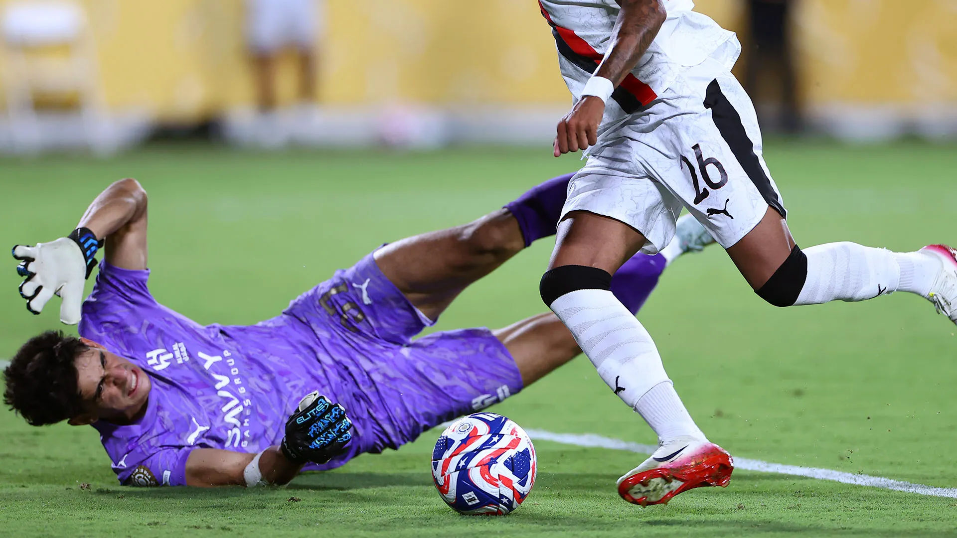 Il brasiliano ha saltato il portiere e ha calciato in porta, sicuro di segnare
