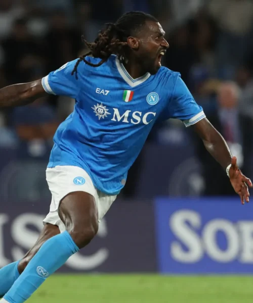 Napoli e Roma a punteggio pieno, battuti di misura Cagliari e Pisa