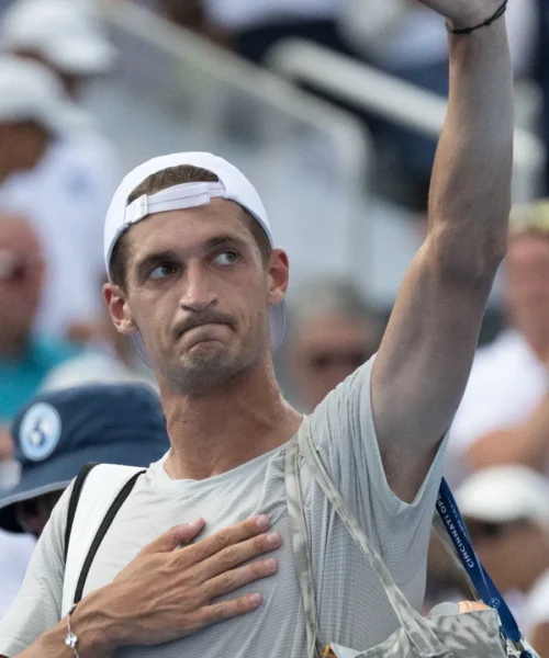 Terence Atmane si commuove e fa un regalone al bimbo derubato