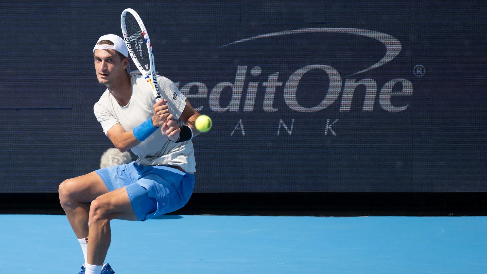 "Nino avrà un Natale davvero speciale", commenta Atmane dopo il gesto.