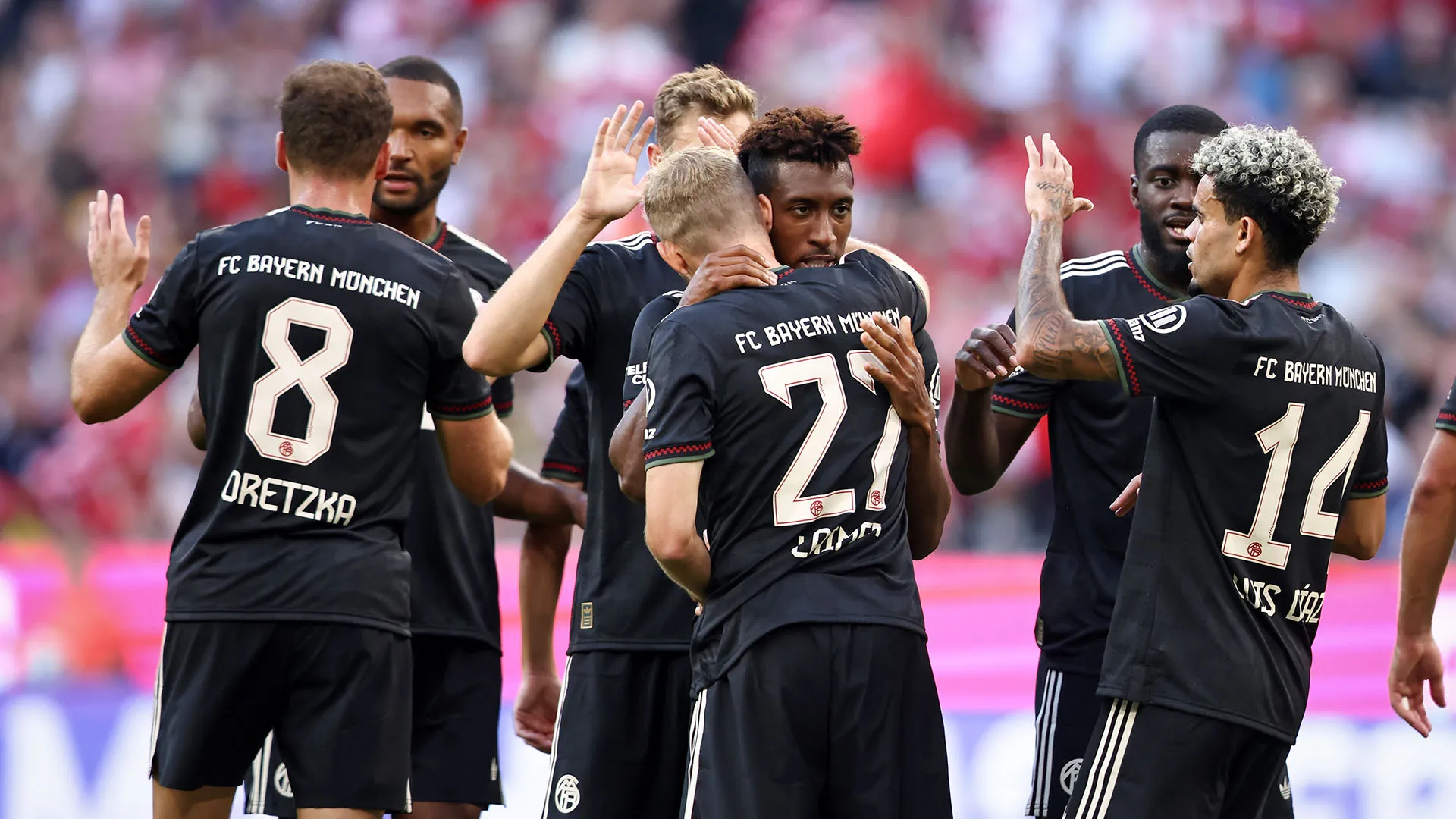 Gli sceicchi si presentano al Bayern Monaco con una montagna di soldi
