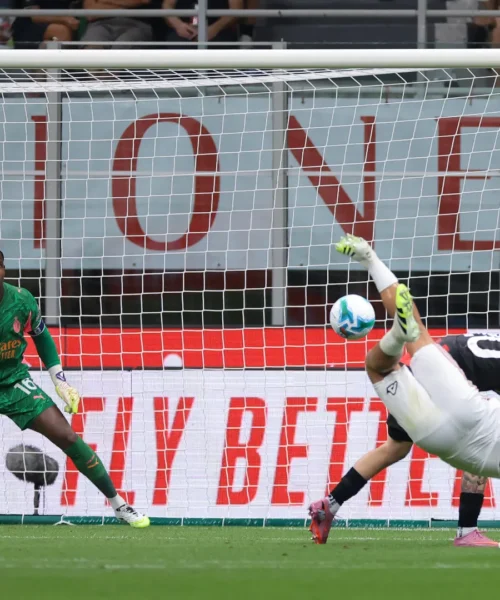 Milan choc, Allegri subito ko al debutto: colpo Cremonese a San Siro. Roma ok con Wesley