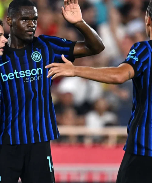 Hakan Calhanoglu tradisce l’Inter, ci pensano Lautaro Martinez e Bonny