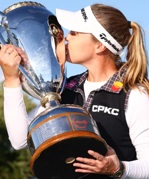 Brooke Henderson vince e festeggia: “Aspettavo da un’eternità”