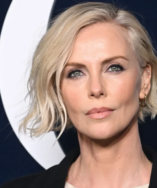 Charlize Theron, meravigliosa 50enne con tanta passione per lo sport: le foto
