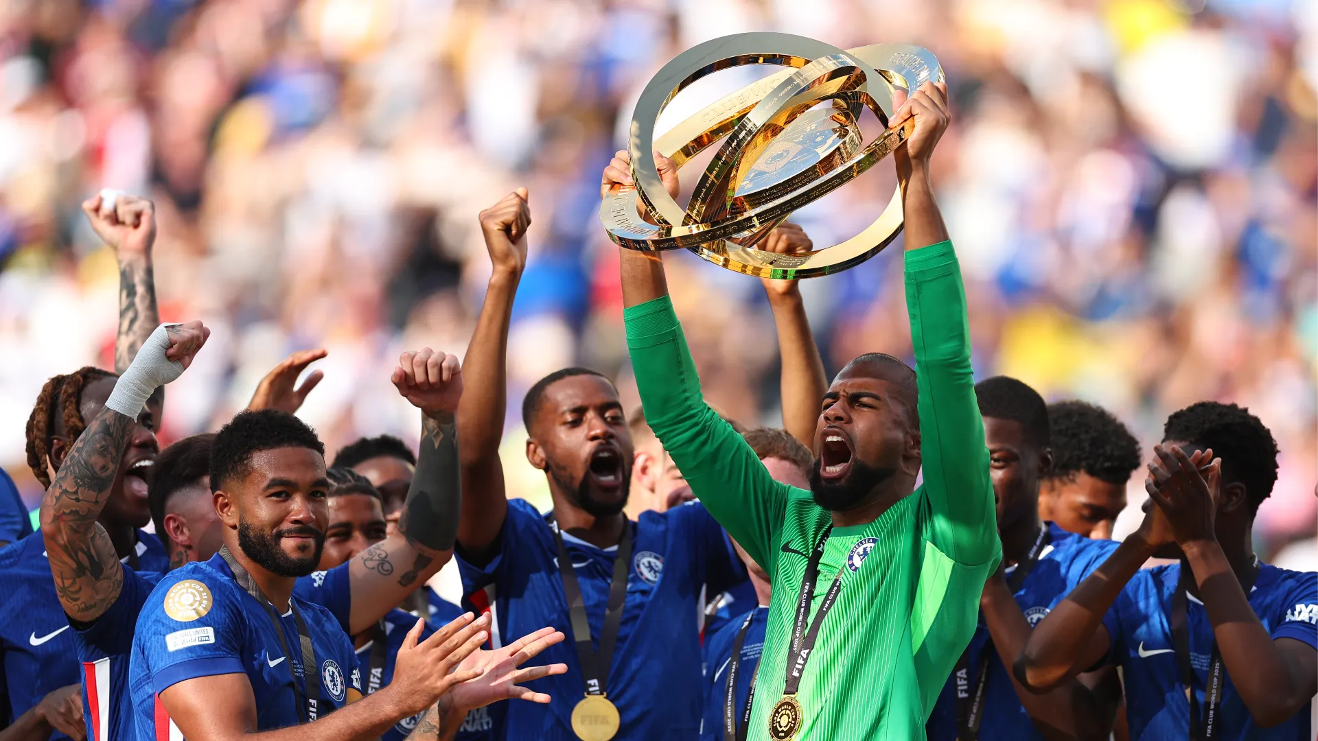 Migliaia di tifosi del Liverpool (e non solo) hanno inviato splendidi messaggi al Chelsea via social
