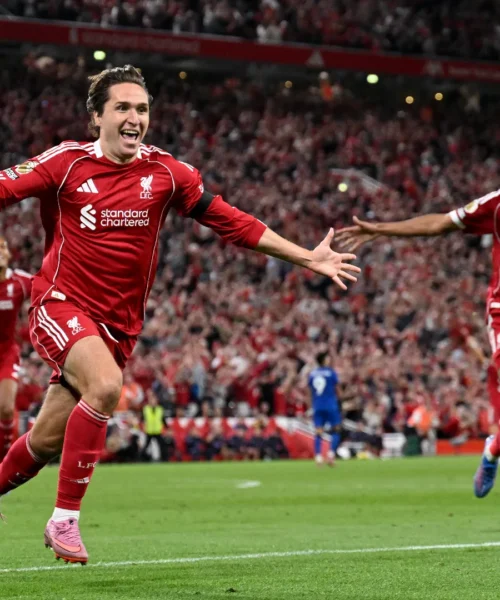 Federico Chiesa trascina il Liverpool. De Zerbi, flop alla prima