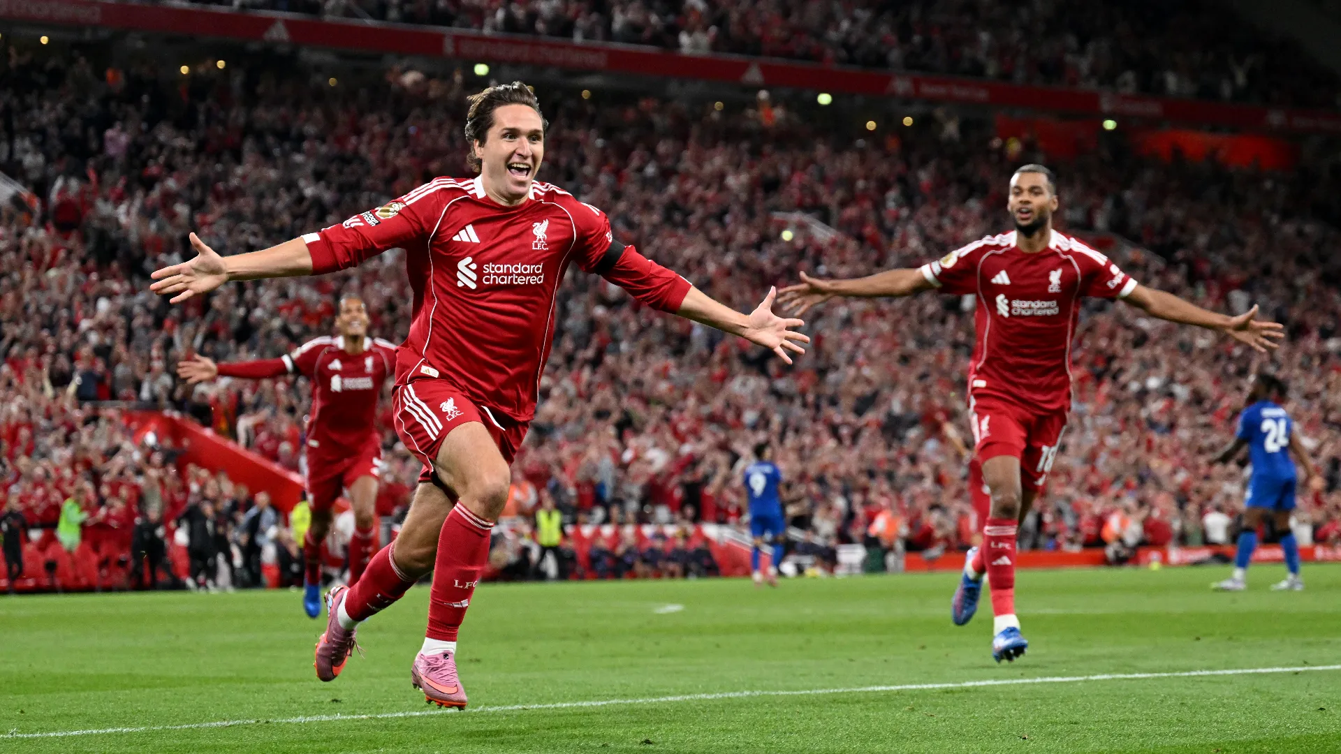 Federico Chiesa trascina il Liverpool. De Zerbi, flop alla prima
