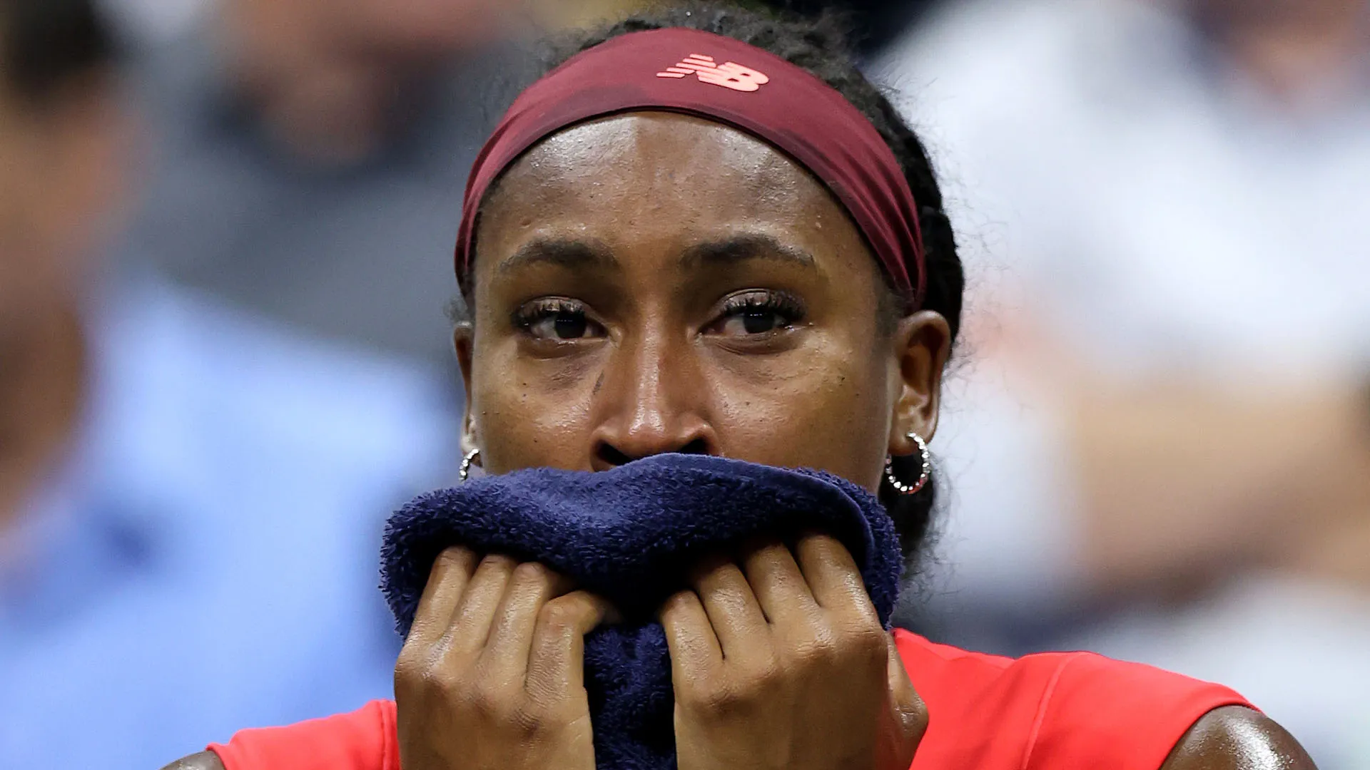 Coco Gauff ha perso quattro volte il servizio, ma è riuscita in ogni caso a vincere al tie-break il primo set