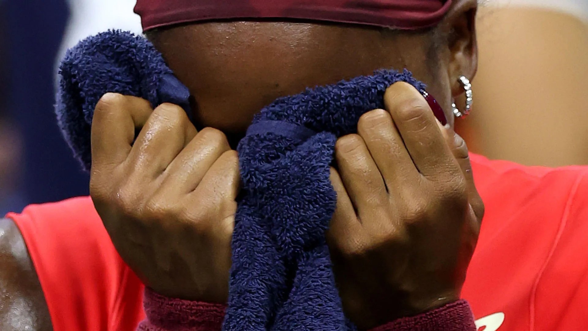 Nel primo set, dopo aver perso il servizio, Coco Gauff è scoppiata a piangere