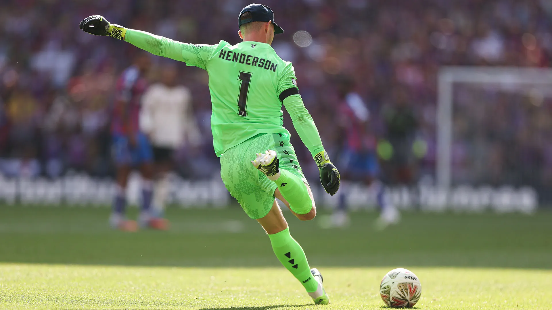 Il Crystal Palace ha vinto il Community Shield grazie alle parate del suo portiere Dean Henderson