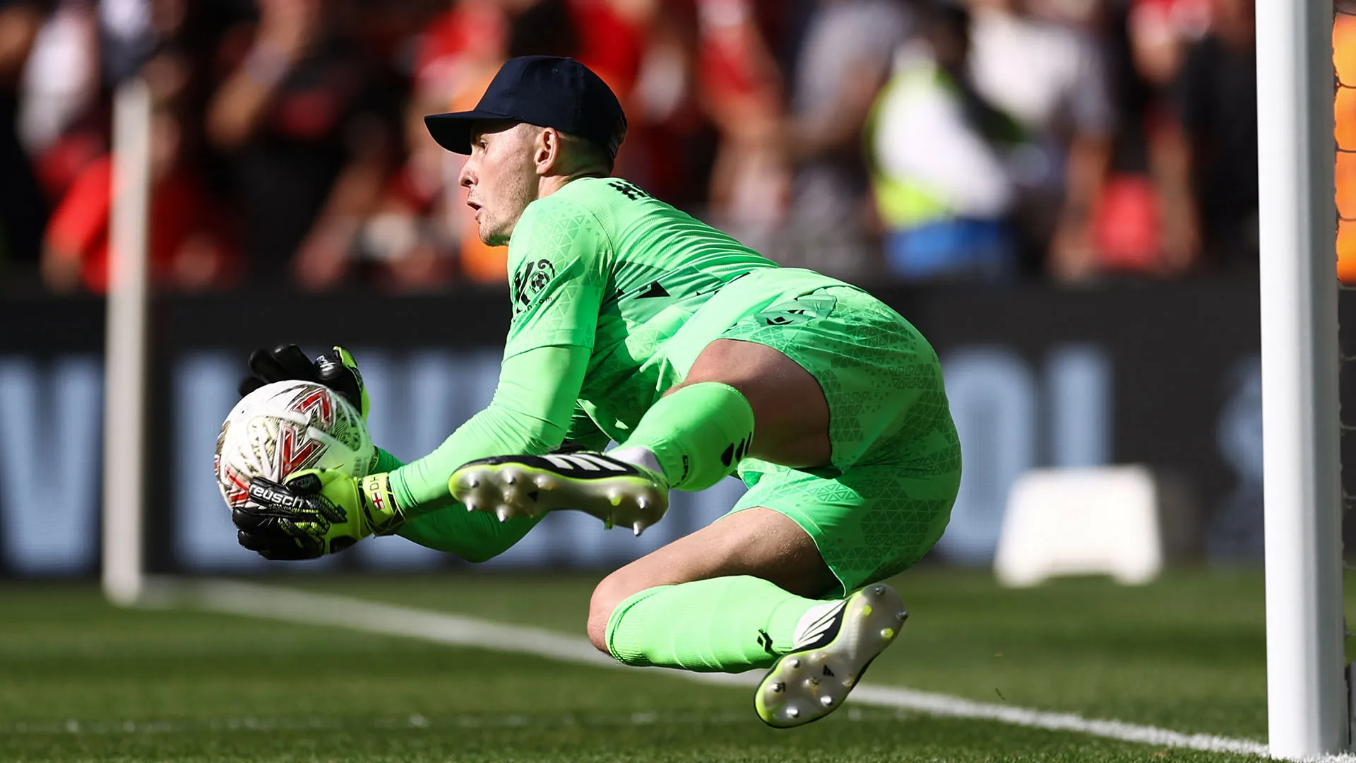 Henderson è diventato l'eroe dopo aver respinto i tiri di  Alexis Mac Allister e Harvey Elliott