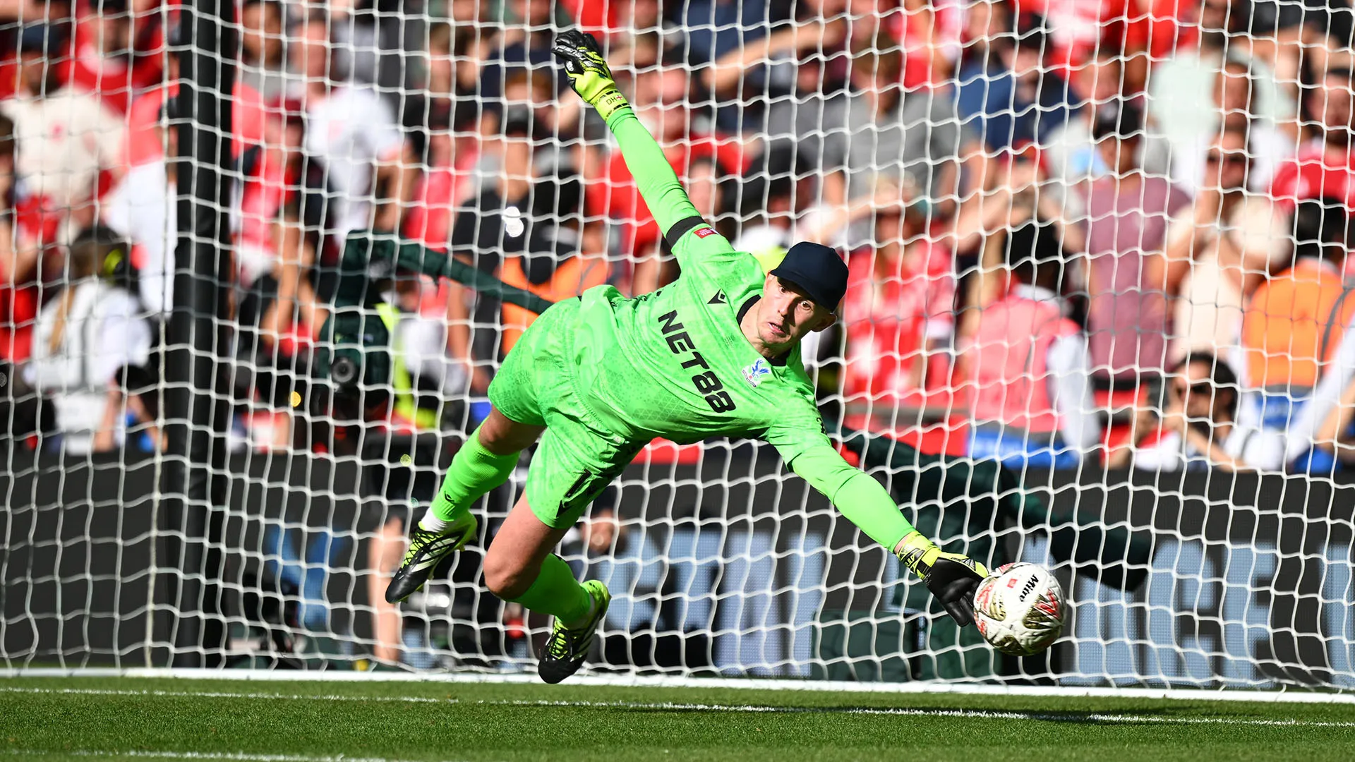Grazie a quelle indicazioni, Henderson ha intuito dove avrebbero tirato alcuni dei rigoristi del Liverpool