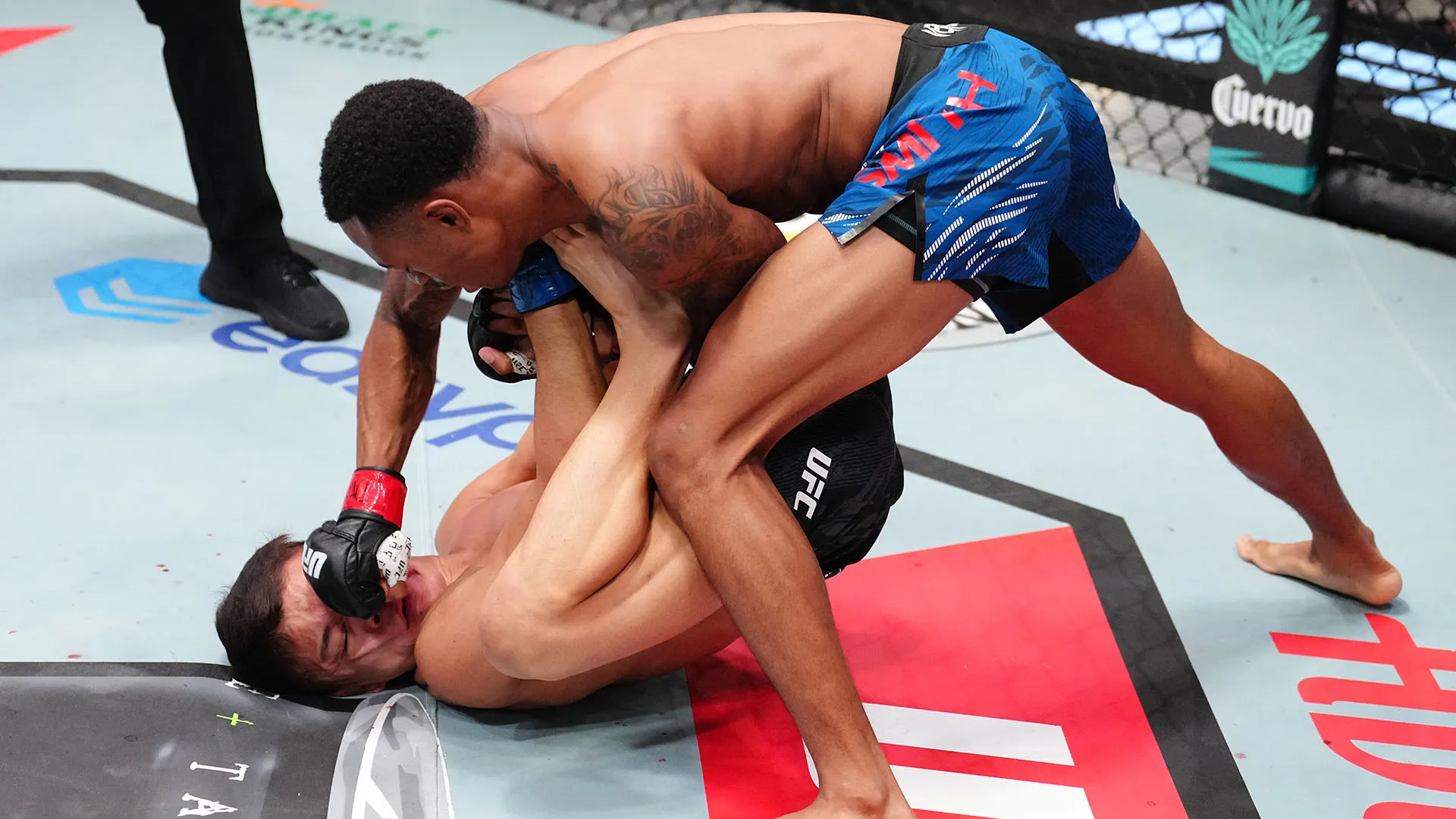 Smith ha mandato ko Kazama con una 'powerbomb'