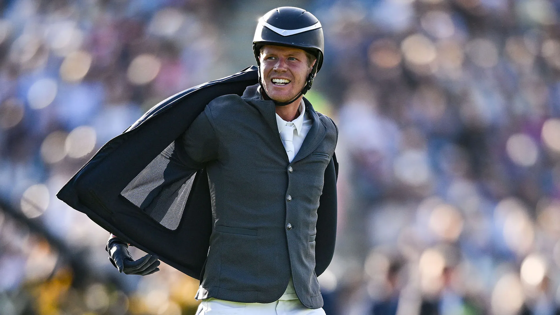 Smith è rimasto illeso dopo la sua caduta