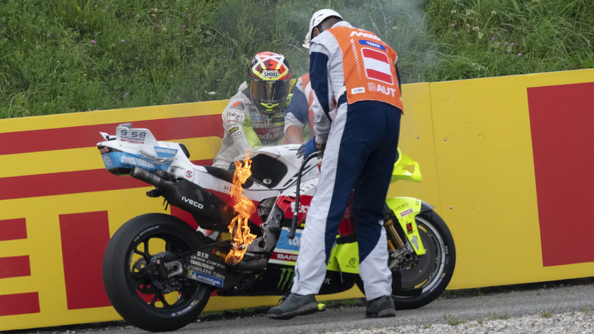 Chiaramente il campione ha dovuto ritirarsi dalla gara
