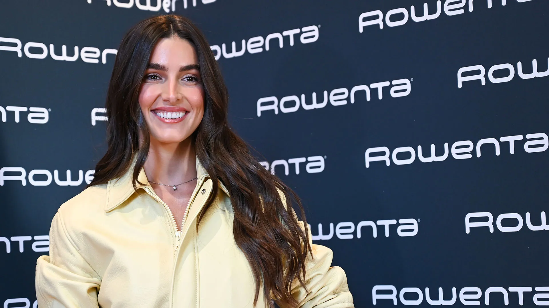 La modella e influencer spagnola è la fidanzata del campione di MotoGP