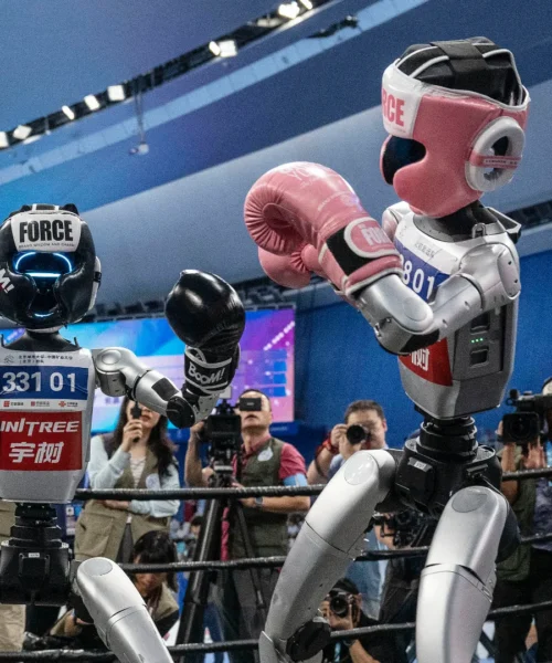 Robot che si prendono a pugni: le foto dello storico evento a Pechino