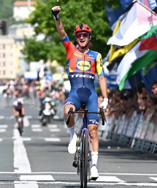 Giulio Ciccone trionfa nella “Clasica” di San Sebastián