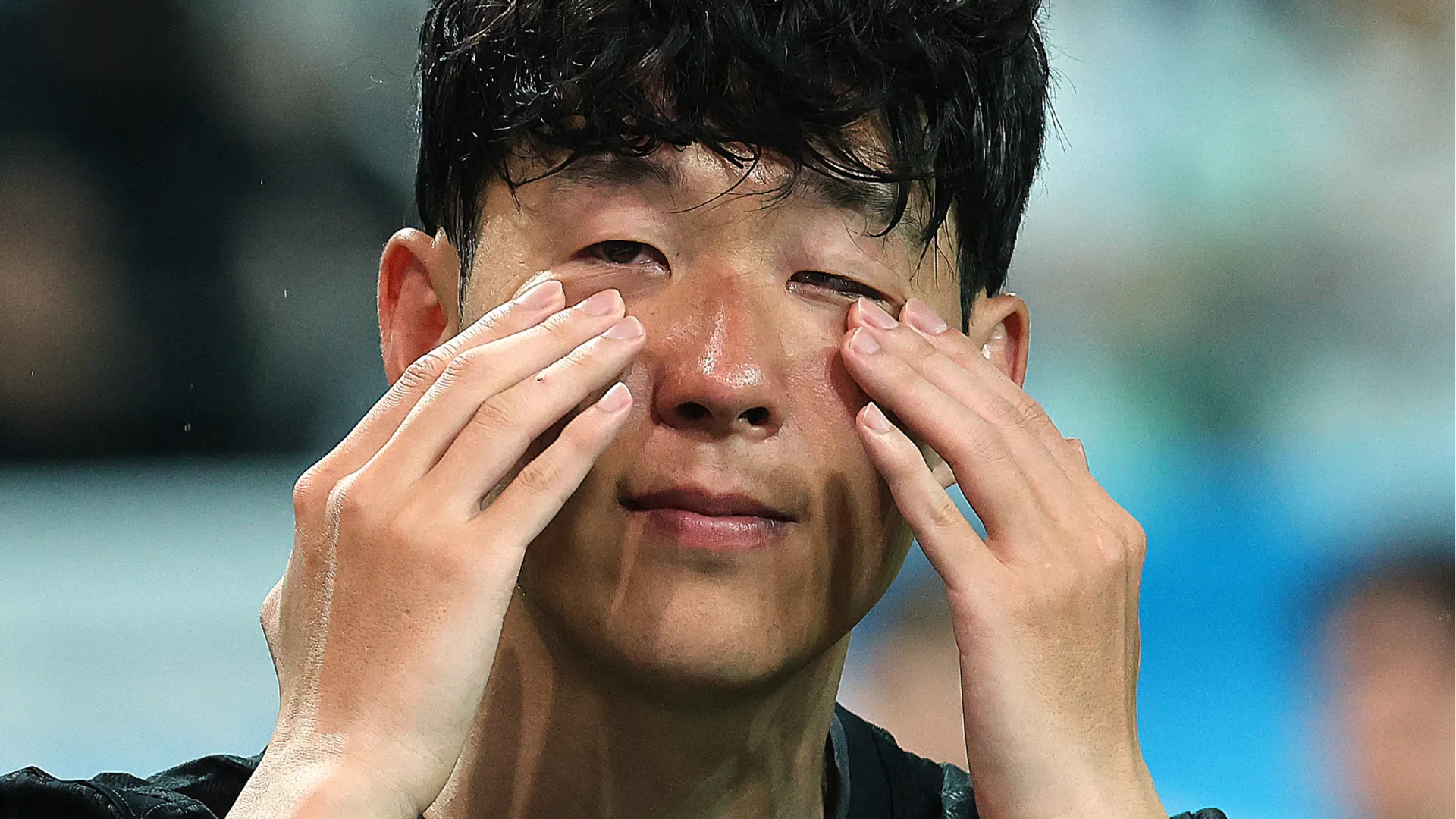 Heung-min Son scoppia a piangere durante la partita
