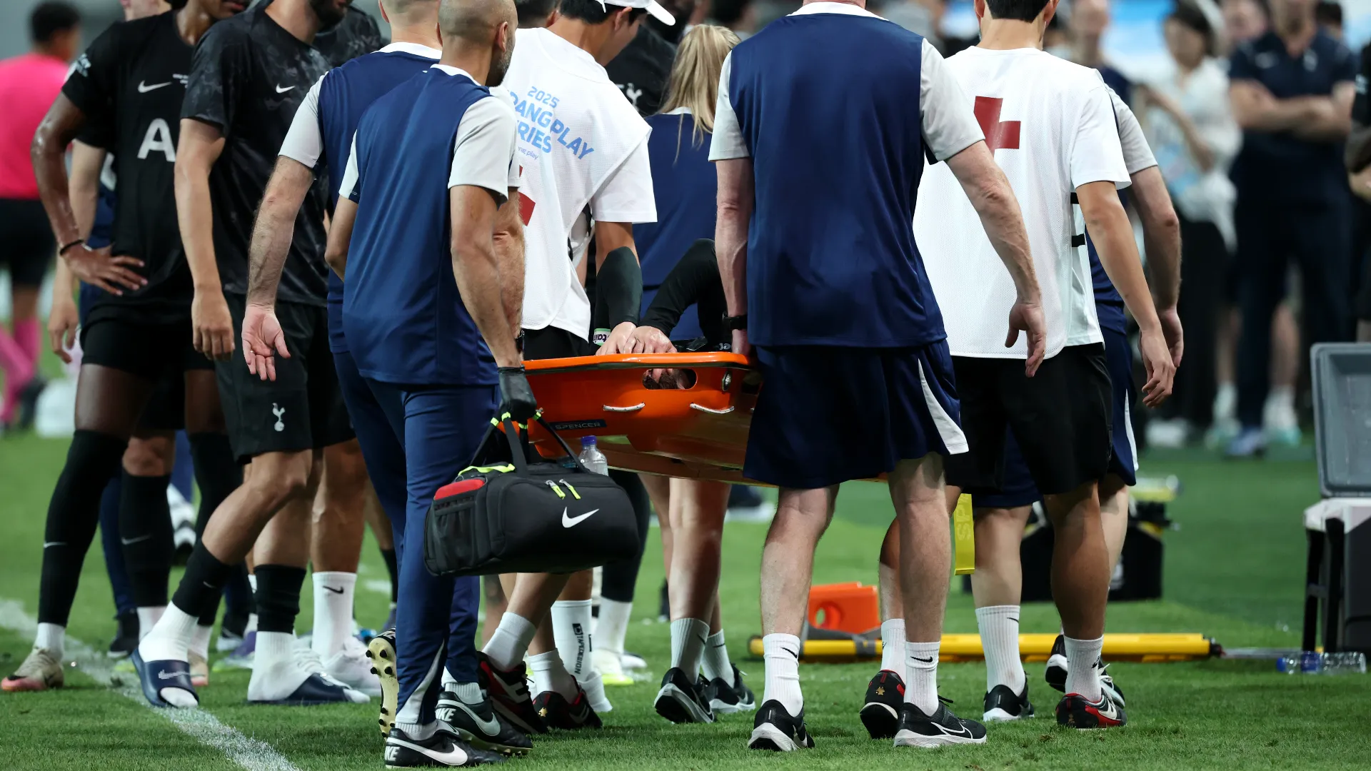 Maddison ha avvertito un forte dolore al ginocchio e ha subito chiesto aiuto
