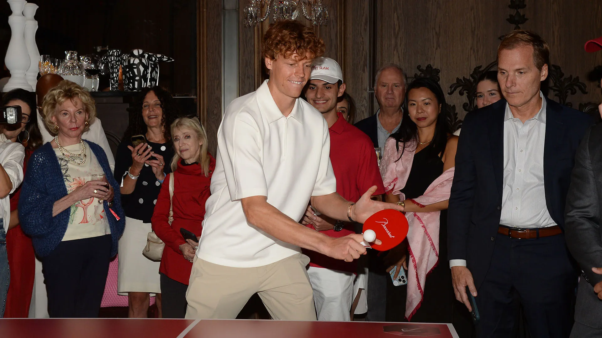 Il numero uno del mondo ha sfidato la campionessa giapponese al Baccarat Hotel di New York