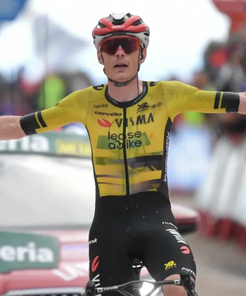 Jonas Vingegaard vince per distacco la nona tappa della Vuelta