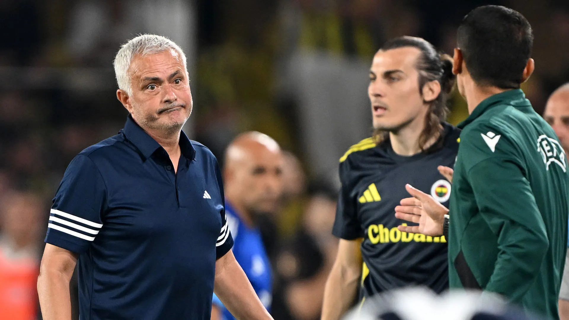 Il tecnico si è anche meravigliato della decisione dell'arbitro
