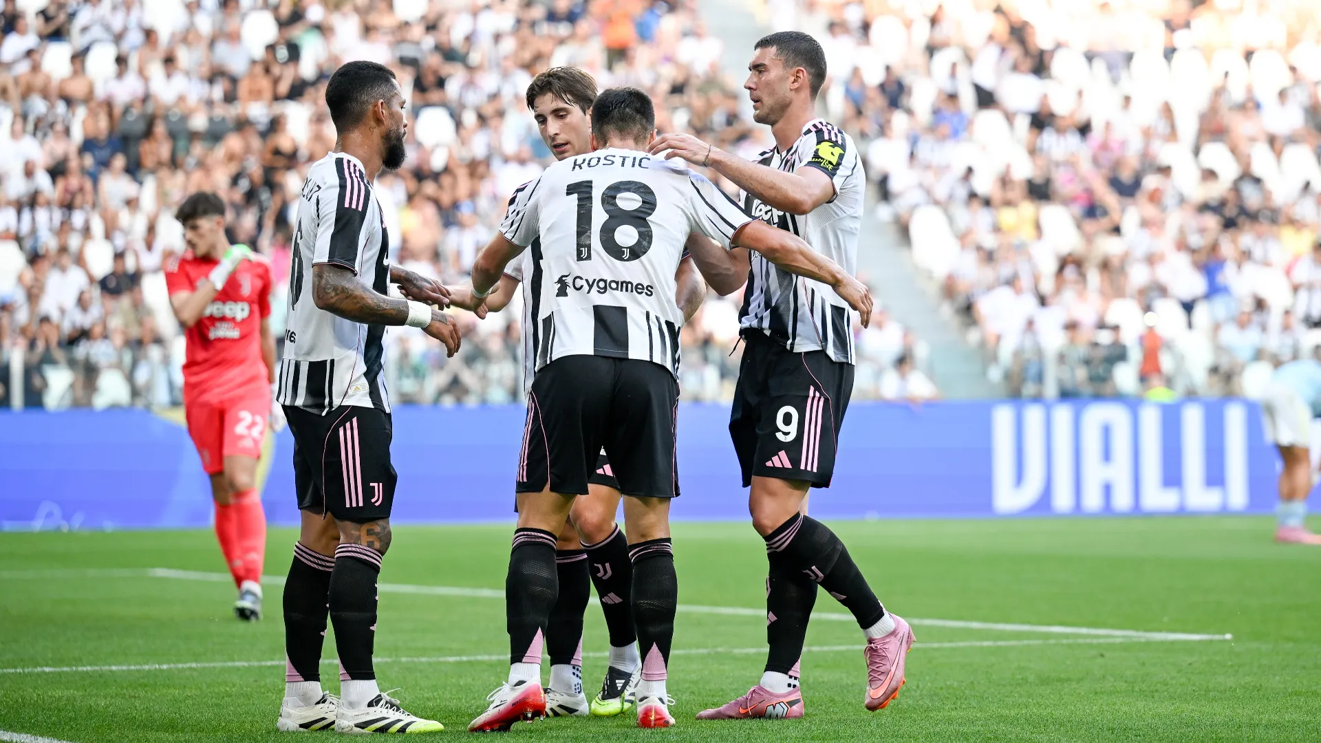 Juventus, il test in famiglia finisce con l’invasione di campo